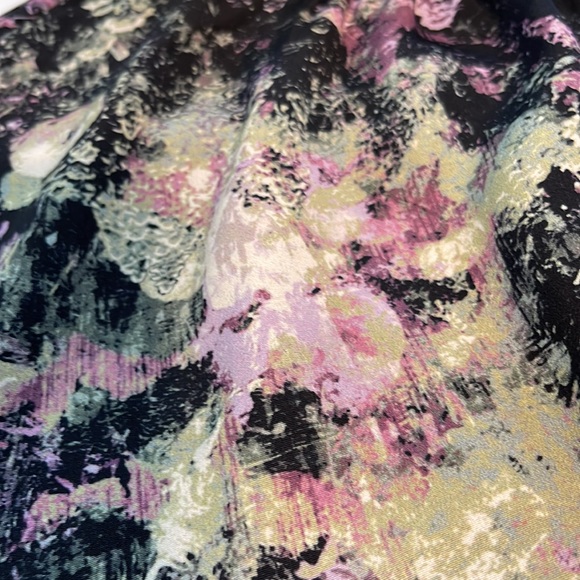 Monkl pull over floral abstract blouse - Picture 10 of 10